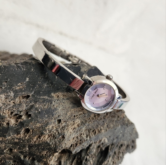 Nine West silver watch with blue face - Picture 2 of 10